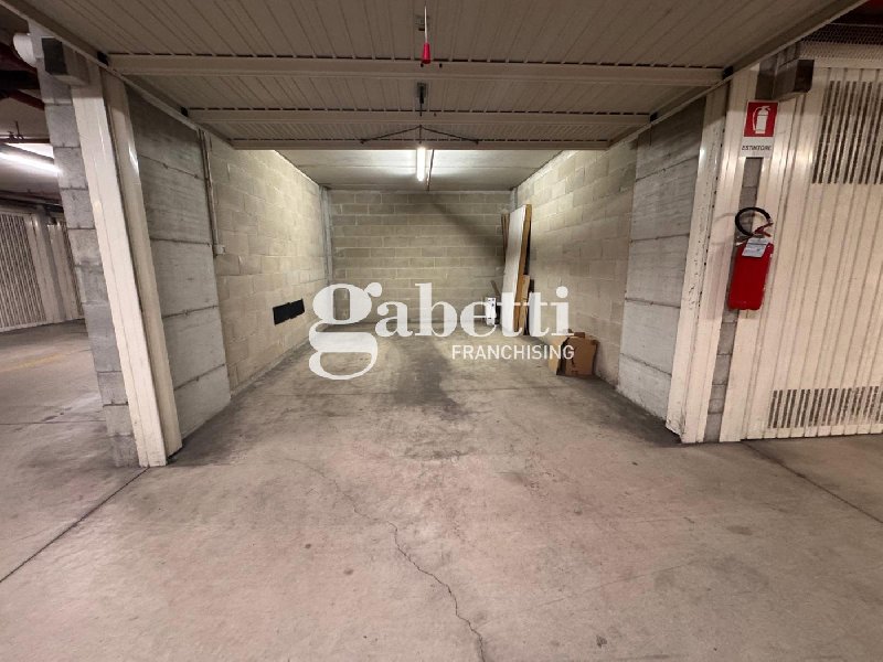 https://www.gabettisantaritapozzostrada.it/Box/Posto auto vendita Torino Via FILADELFIA, € 25.000, 21 mq