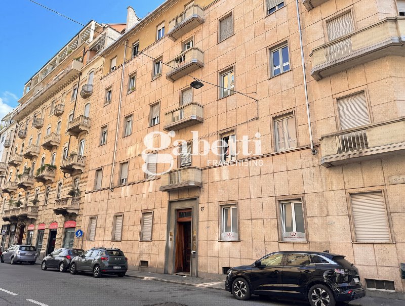 https://www.gabettisantaritapozzostrada.it/Ufficio vendita Torino Via DUCHESSA JOLANDA, € 430.000, 157 mq, Primo piano